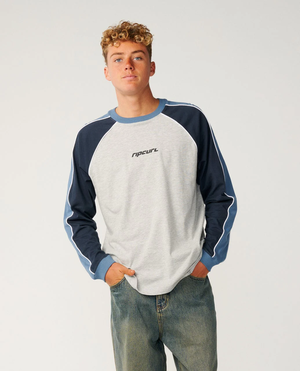 Archive Sandman Panel Long Sleeve Loose Tee - Image 4