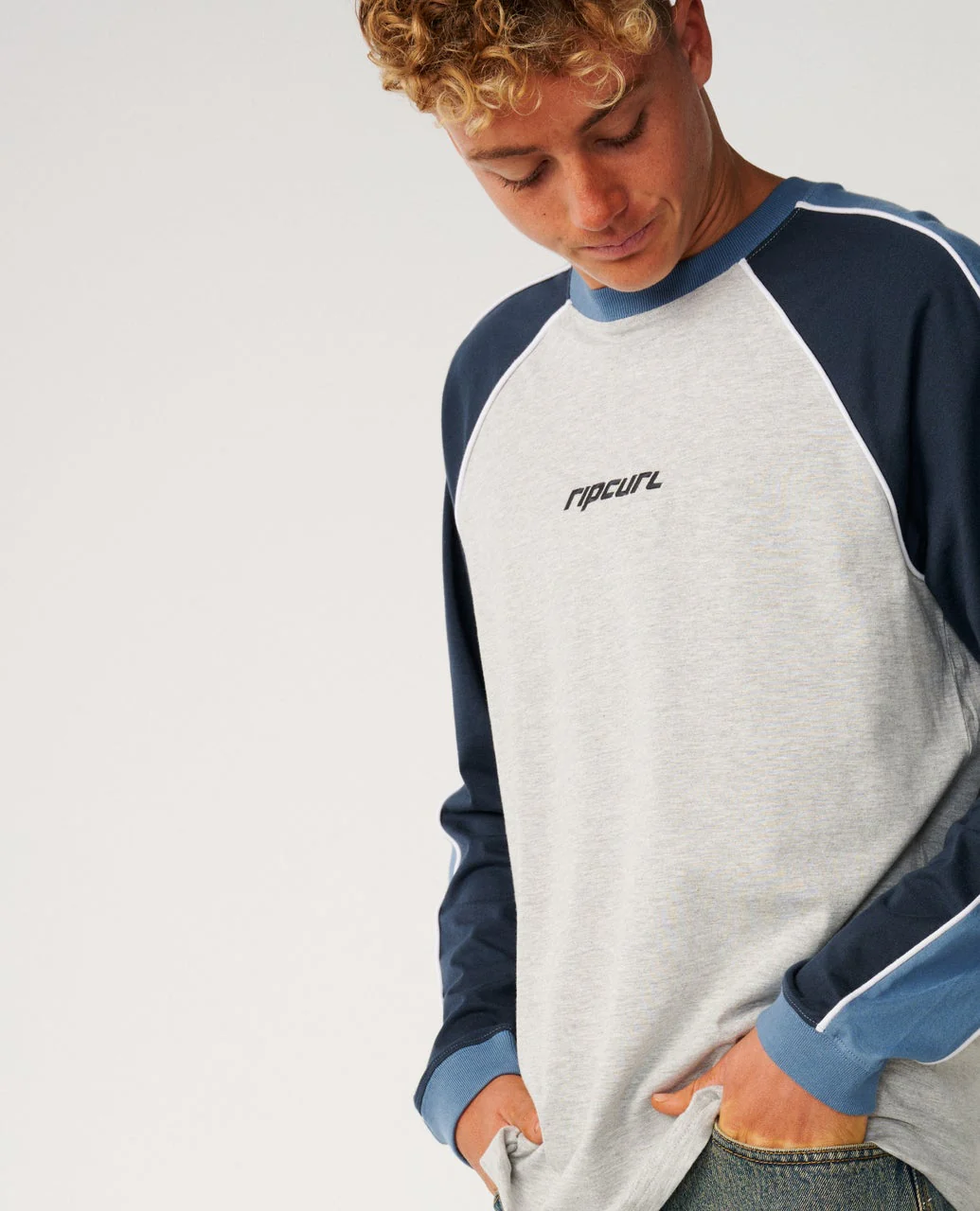 Archive Sandman Panel Long Sleeve Loose Tee - Image 6