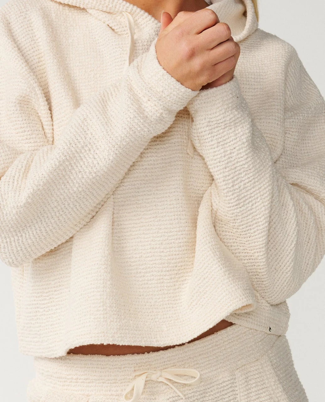 Cala Nights Textured Hood - Image 6