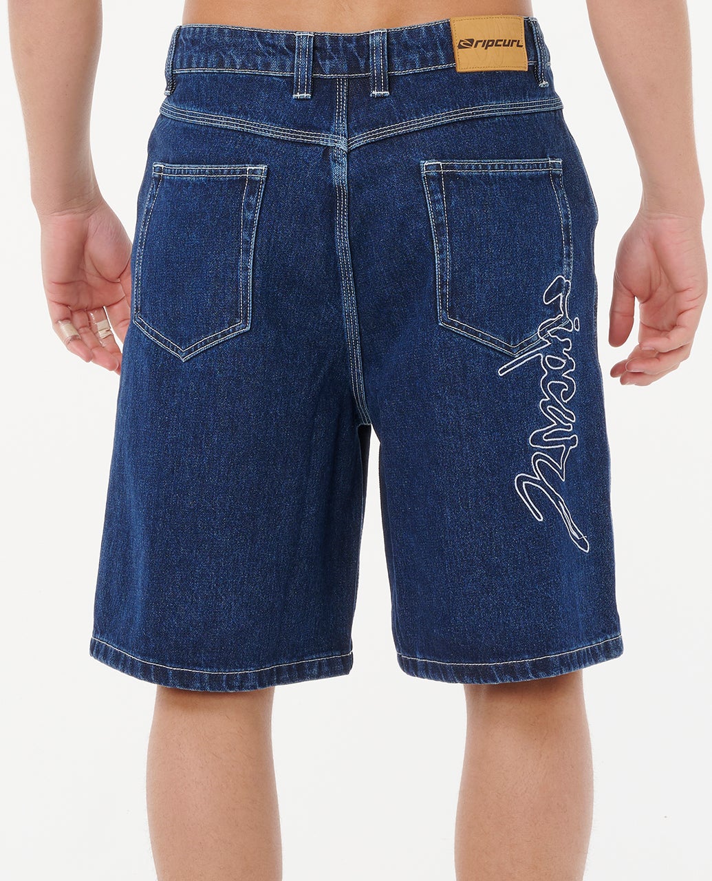 22" Script Walkshort - Image 3