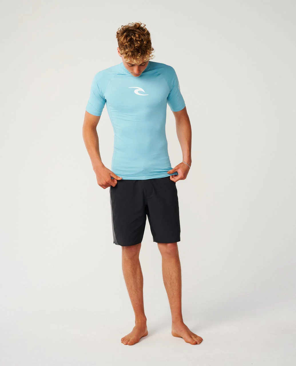 Waves Icon UPF Performance Short Sleeve Rash Vest - Image 4